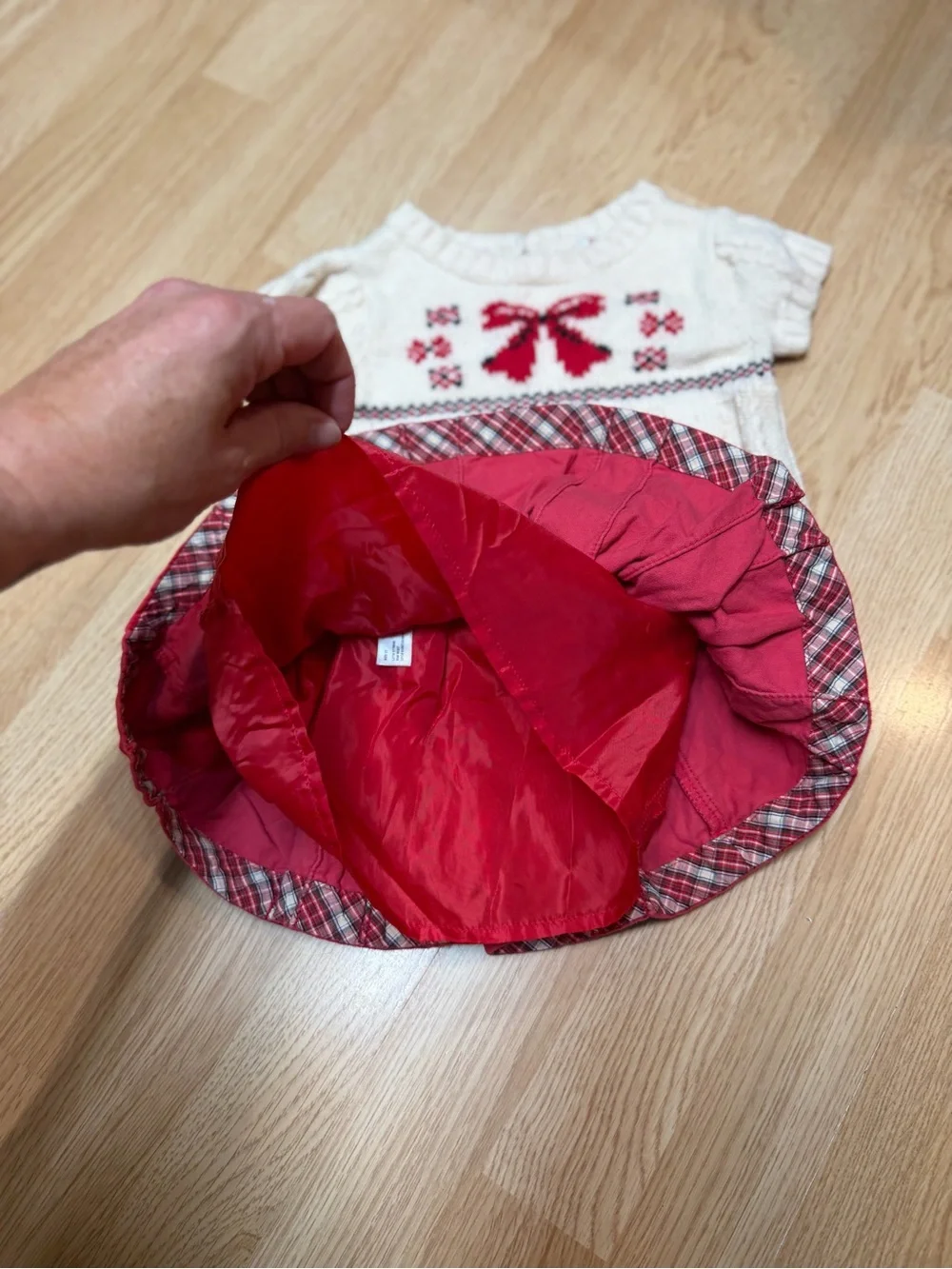 OshKosh B’gosh Girls 2T Cream Cable Knit Bow Sweater Red Velvet Skirt Set